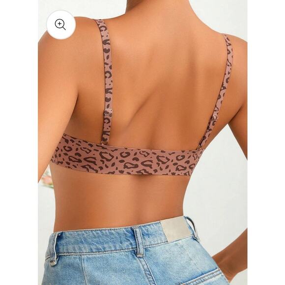 ChiCup Comfort Adj. Straps Deep V Front Close Leopard Wireless Bra
NWT!!! Sz XL - Picture 2 of 8